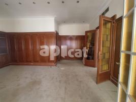 Piso, 250.00 m², cerca de bus y tren