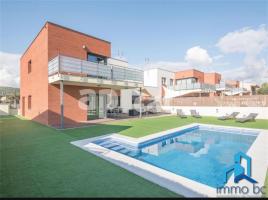 Houses (villa / tower), 205.00 m², Calle Mas del Toni