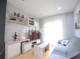 Dúplex, 132.00 m², cerca de bus y tren, seminuevo, Calle Casserres, 5