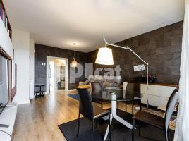 Piso, 110.00 m², cerca de bus y tren