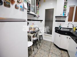 Piso, 90.00 m², cerca de bus y tren, Junto C.C. Màgic