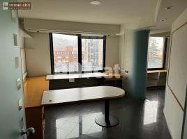 For rent office, 134.00 m², Universitat