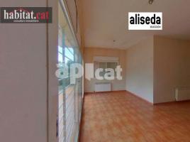 Casa (unifamiliar aislada), 251.00 m², cerca de bus y tren