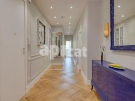 Flat, 122.00 m², close to bus and metro