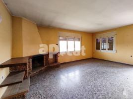 Casa (unifamiliar aïllada), 324.00 m², prop de bus i tren