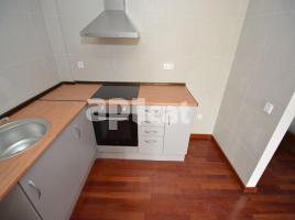 Piso, 68.00 m², cerca de bus y tren, seminuevo