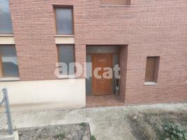 Casa (unifamiliar aïllada), 355.00 m², prop de bus i tren, seminou