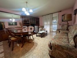 Piso, 106.00 m², cerca de bus y tren