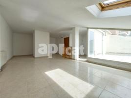 Piso, 149.00 m², cerca de bus y tren