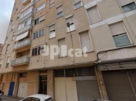 Piso, 80.00 m², cerca de bus y tren