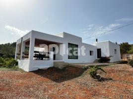 Casa (unifamiliar aislada), 230.00 m², cerca de bus y tren, seminuevo