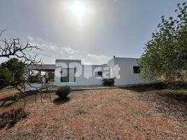 Casa (unifamiliar aislada), 230.00 m², cerca de bus y tren, seminuevo