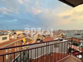 Piso, 106.00 m², cerca de bus y tren