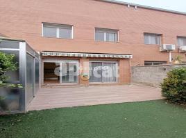 Houses (terraced house), 211.00 m², near bus and train, almost new