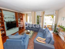 Piso, 180.00 m², cerca de bus y tren, Centro