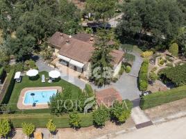 Houses (detached house), 268.00 m², near bus and train, Can Carbonell