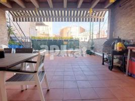 Houses (terraced house), 337.00 m², near bus and train, almost new, Calle del Jura