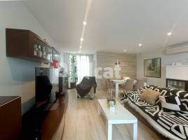 Casa (unifamiliar adosada), 325.30 m², cerca de bus y tren, seminuevo