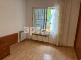 Casa (chalet / torre), 346.00 m², cerca de bus y tren, seminuevo, Calle Farigola