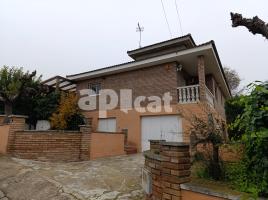 Houses (villa / tower), 220.00 m², Calle de les Moreres