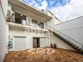 Casa (unifamiliar adosada), 383.00 m², cerca de bus y tren