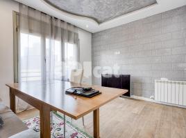 Piso, 87.00 m², cerca de bus y tren