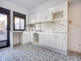 Piso, 87.00 m², cerca de bus y tren