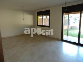 Lloguer Casa (unifamiliar adossada), 240.00 m², prop de bus i tren