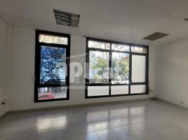 , 148.00 m², près de bus et de train, Calle de Pujades