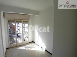 Pis, 74.00 m², prop de bus i tren