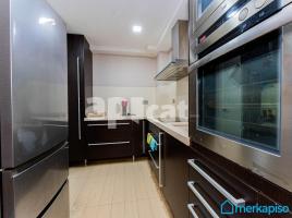 Piso, 90.00 m², cerca de bus y tren