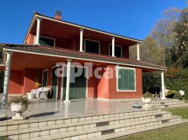 Houses (detached house), 478.00 m², near bus and train