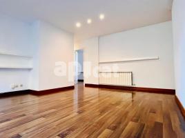 Flat, 99.00 m², near bus and train