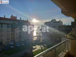 Apartament, 128.00 m², near bus and train, COL·LEGI