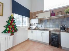 Casa (unifamiliar aislada), 169.00 m², cerca de bus y tren, seminuevo