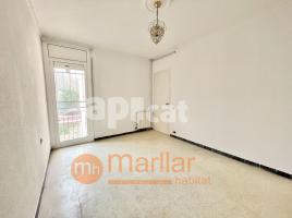 Flat, 90.00 m², near bus and train, Calle de Monturiol