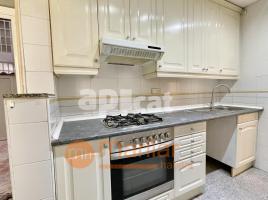 Piso, 75.00 m², cerca de bus y tren, Calle de Guipúscoa