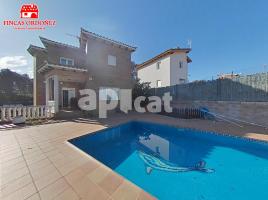 Houses (otro), 271.00 m², almost new, Calle dels Olivers