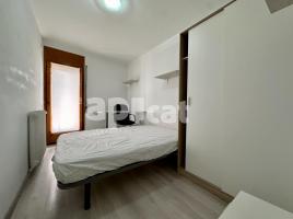 Lloguer habitació, 12.00 m², prop de bus i tren