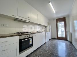 Lloguer habitació, 12.00 m², prop de bus i tren