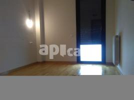 Piso, 96.00 m², cerca de bus y tren, seminuevo