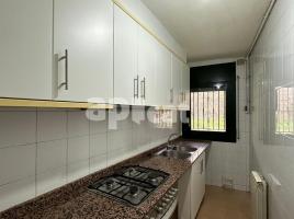 Flat, 129.00 m², near bus and train, almost new