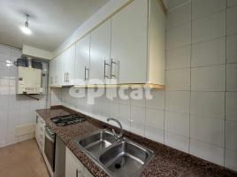 Flat, 129.00 m², near bus and train, almost new