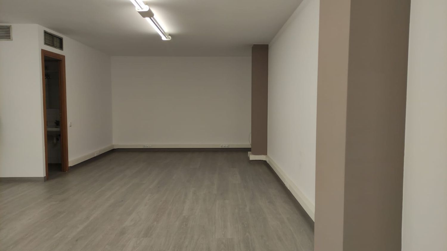 Louer , 361.00 m², Centre