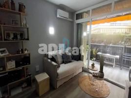 Apartamento, 50.00 m², cerca de bus y tren, Calle de València