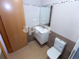 Lloguer apartament, 56.00 m², prop de bus i tren, nou, Centro