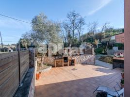 Houses (terraced house), 336.00 m², near bus and train, Calle Congost