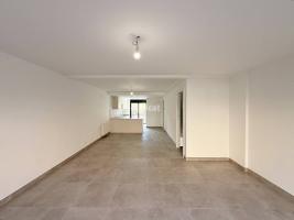 Unifamiliar aïllada, 221.00 m², fast neu