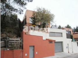 Houses (detached house), 255.00 m², almost new, Calle de la Farigola