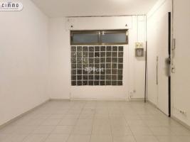 租 , 25.00 m²